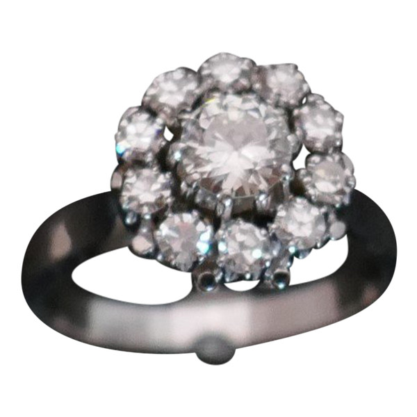 Anello Marguerite, 1 carato di diamanti, oro bianco 18 carati.