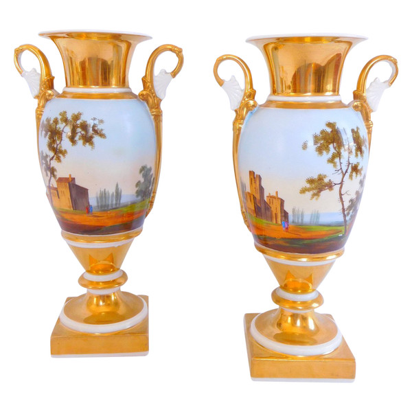 Paire De Vases Empire En Porcelaine De Paris - Paysages Tournants