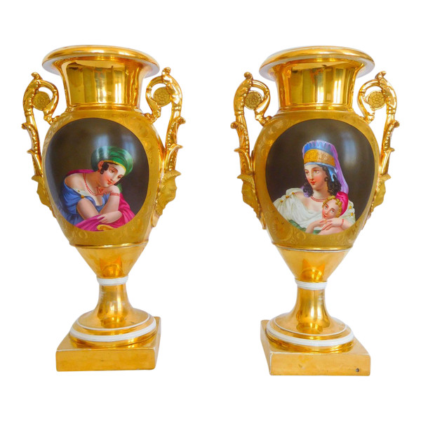 Fauveau Manufacture in Paris - Pair Of Large Empire Ornamental Vases In Golden Porcelain, 36cm