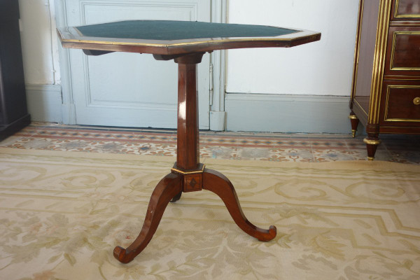 Table à jeu guéridon octogonal d'époque Directoire en acajou et ébène, fin XVIIIe siècle