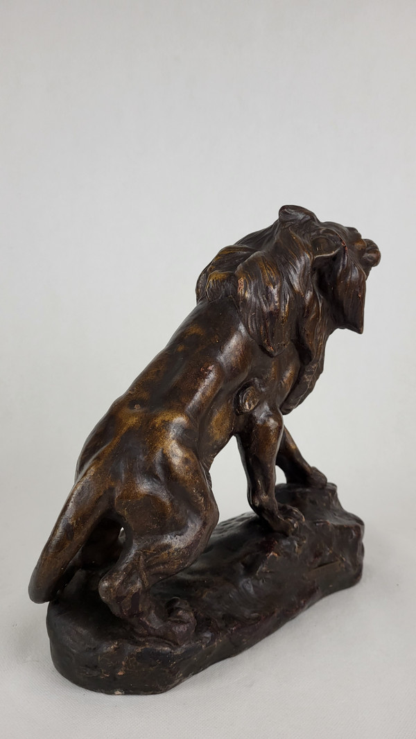 Terrakotta-Skulptur „Löwe im Zorn“ – Thomas Cartier (1879-1943)