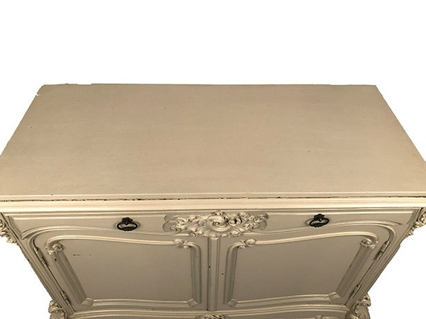 Low rocaille style sideboard in cream lacquered wood, circa 1900