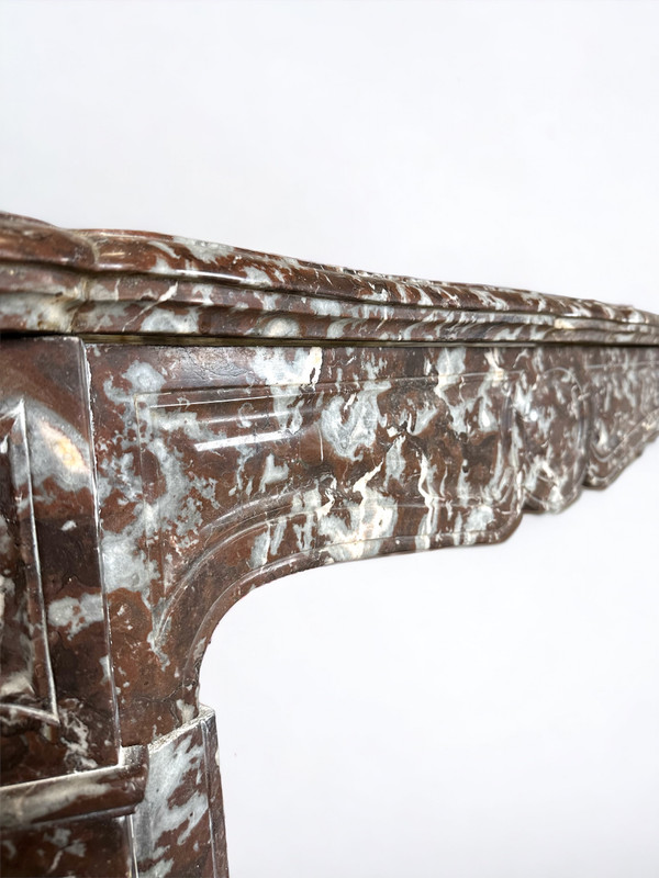 Cheminée en marbre rouge de style Louis XV fin 19ème siècle