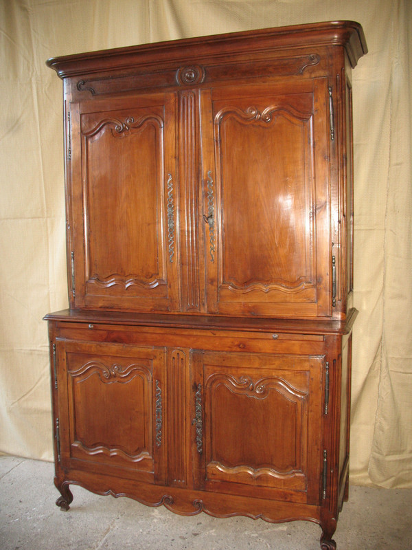 Credenza Charentes a due corpi in ciliegio massiccio, fine XVIII secolo, stile Luigi XV