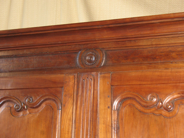 Credenza Charentes a due corpi in ciliegio massiccio, fine XVIII secolo, stile Luigi XV