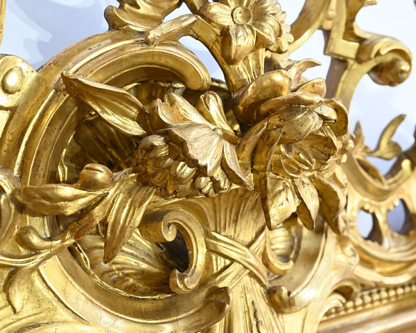 Important Miroir Louis XV en bois doré – Début XIXe