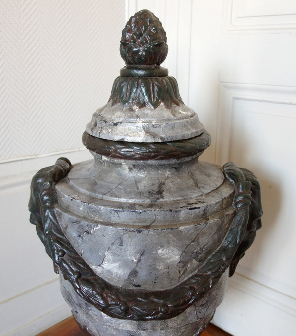 Large Covered Urn, ornamental vase in the Louis XVI style - Cast iron with Marble patina - 79cm