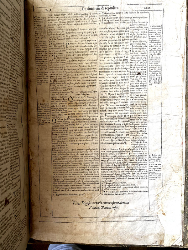 3 Werke im Folioformat aus Hirschleder, gedruckt 1612 in Köln von Stéphanus Gamonetus