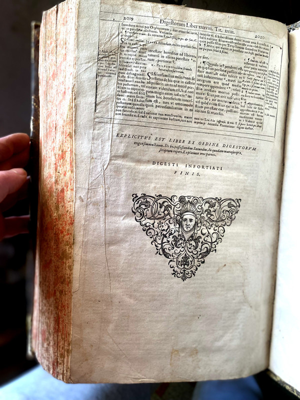 3 Werke im Folioformat aus Hirschleder, gedruckt 1612 in Köln von Stéphanus Gamonetus