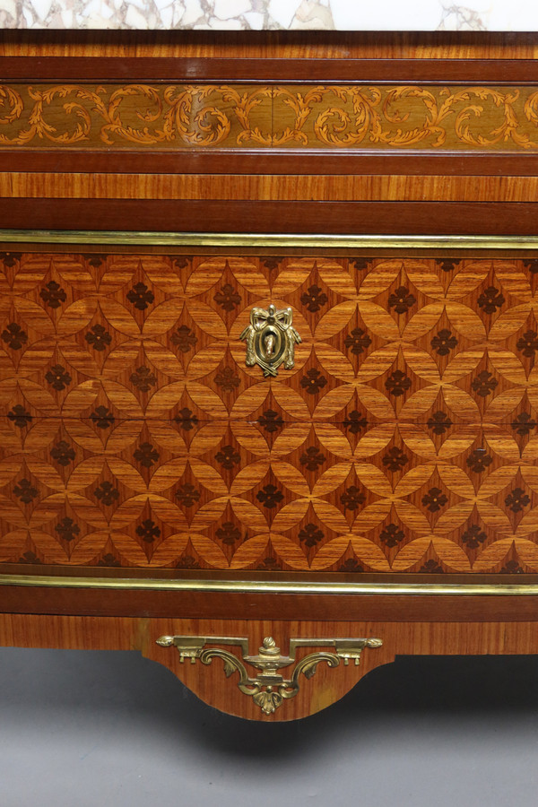 Marquetry chest of drawers