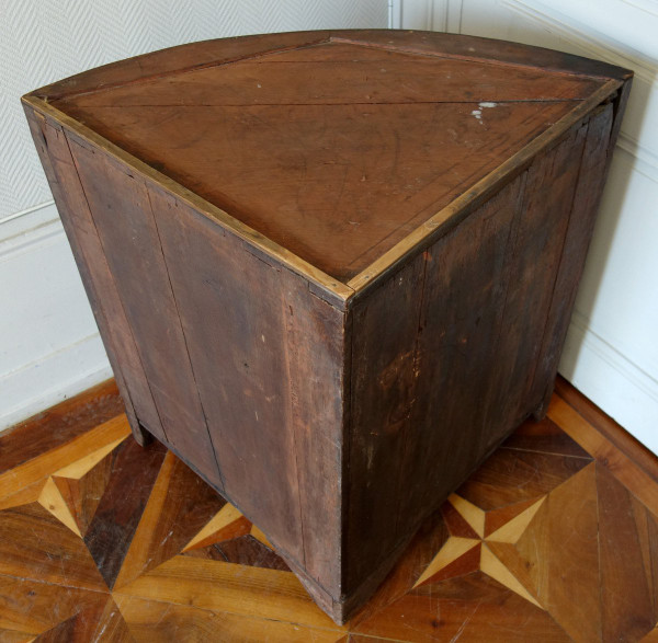 Buffet d'angolo di transizione d'epoca Luigi XV in pregiato intarsio floreale