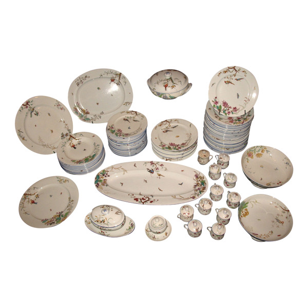 Table service in fine earthenware from Bordeaux, Nella decor with flowers and birds, 19th century