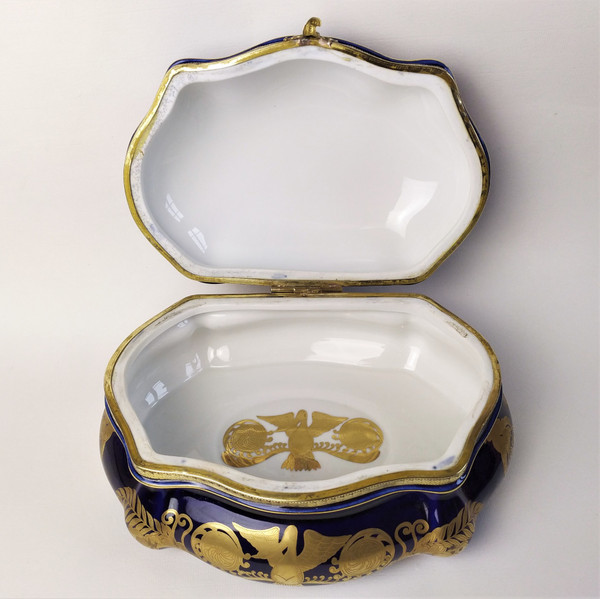 Grande Boîte En Porcelaine  Peinte
