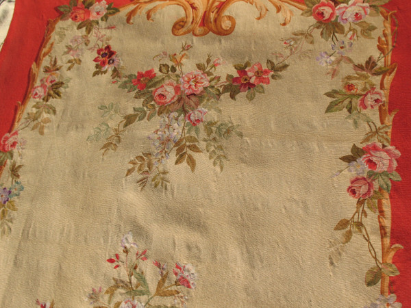 Grande arazzo Aubusson con decoro floreale policromo, XIX secolo