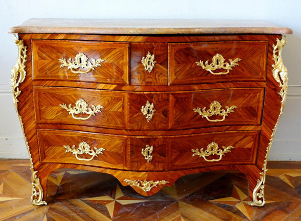 Jb Hedouin : Cassettone in palissandro d'epoca Luigi XV, 1750 circa - Timbrato