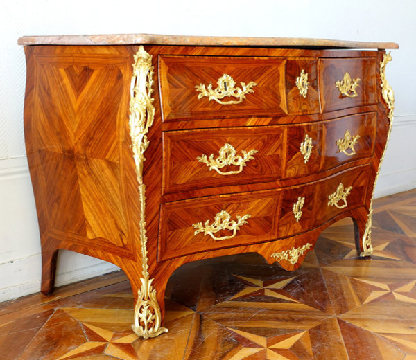 Jb Hedouin : Cassettone in palissandro d'epoca Luigi XV, 1750 circa - Timbrato