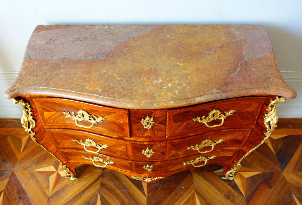 Jb Hedouin : Cassettone in palissandro d'epoca Luigi XV, 1750 circa - Timbrato
