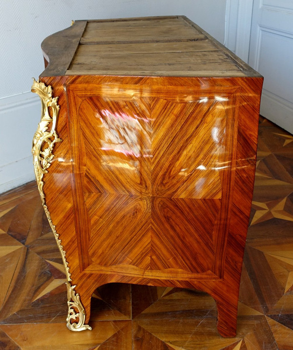 Jb Hedouin : Cassettone in palissandro d'epoca Luigi XV, 1750 circa - Timbrato