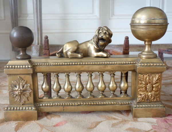 Paire De Grands Chenêts De Château En Bronze Ciselé d'époque Louis XVI - Modèle Aux Lions
