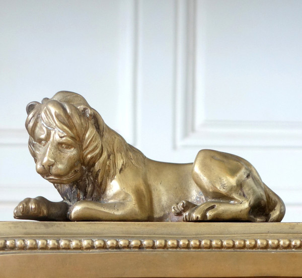 Paire De Grands Chenêts De Château En Bronze Ciselé d'époque Louis XVI - Modèle Aux Lions