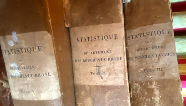 3 volumi in 4 non rifilati della "Statistica del dipartimento delle Bocche del Rodano dedicata al Re da M. le Comte de Villeneuve". Marsiglia 1821
