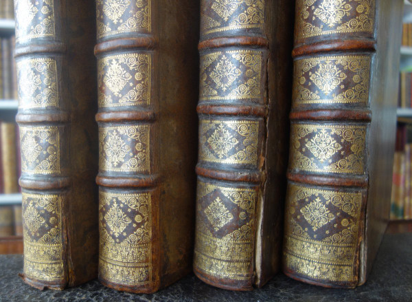 Historisches Wörterbuch von Moreri, 4 Bände in Folio-Ausgabe, von 1707 bis zum schönen Einband – Zeit Ludwigs XIV