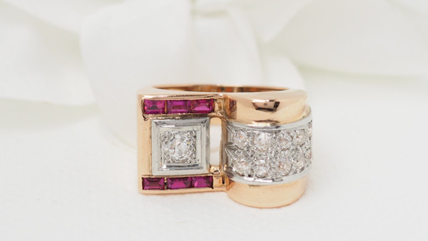 Bague Tank en or jaune, rubis et diamants
