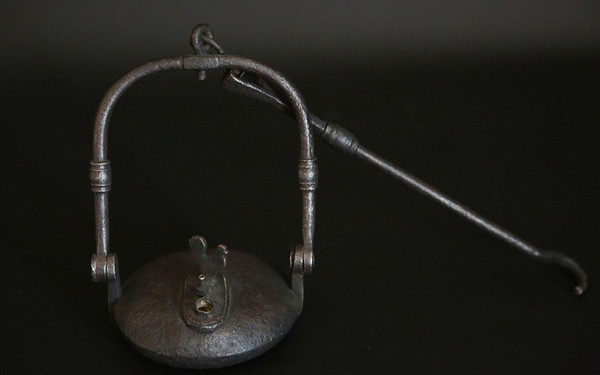 Lampe à Huile XVIIème Siècle, Fer