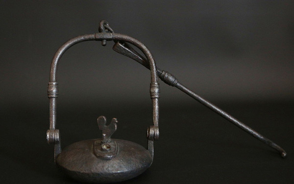Lampe à Huile XVIIème Siècle, Fer