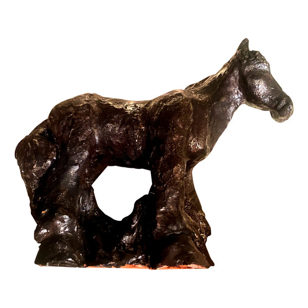 Terracotta originale smaltata in nero metallizzato di un cavallo da tiro Percheron degli anni '70 firmato Val