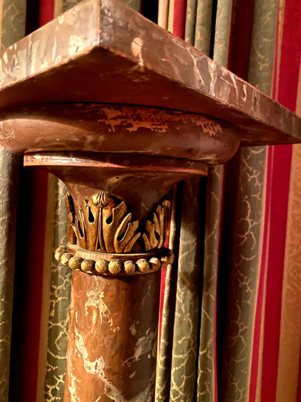 Säule Napoleon III , in Holzskellette lackiert faux Marmor brèche rosa Epoche 19.