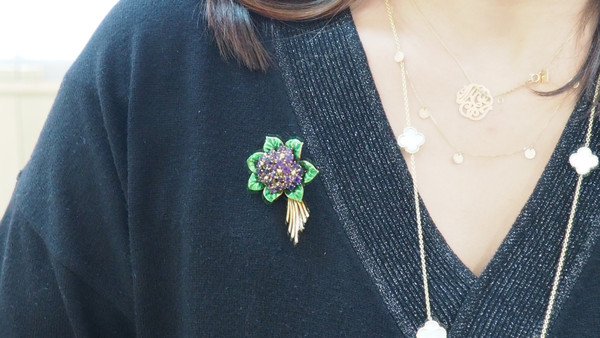 Broche En Or Jaune, Améthystes Et Email