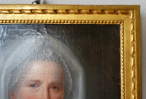 Grande coppa traforata Porcelaine De Paris dorata in oro di epoca Impero con base in finto marmo