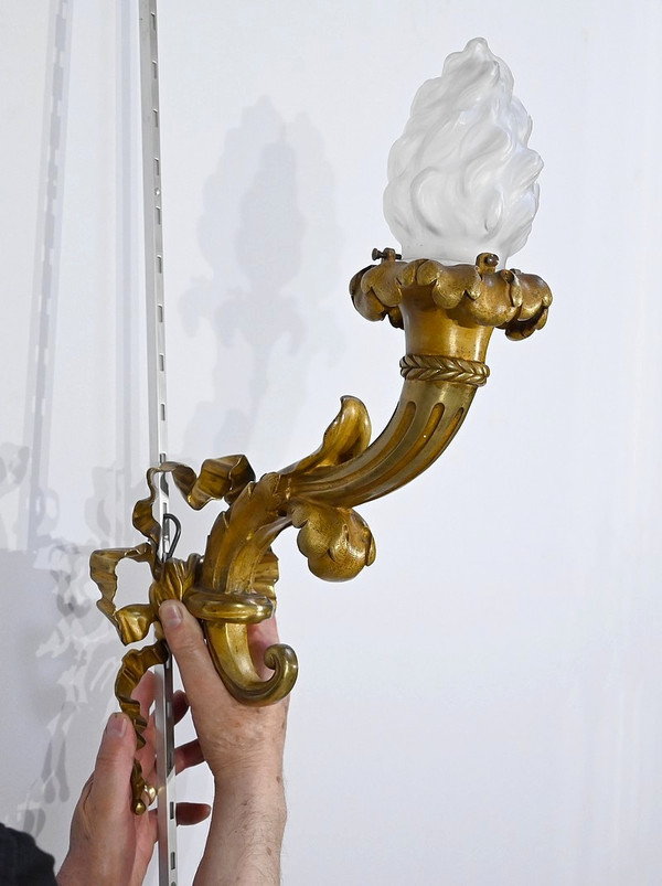 Important Flambeau en Bronze doré, Style Louis XVI, Époque Napoléon III – Milieu XIXe