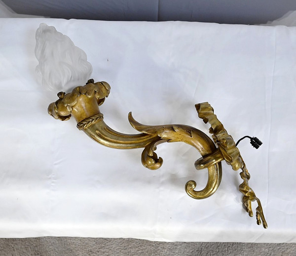 Important Flambeau en Bronze doré, Style Louis XVI, Époque Napoléon III – Milieu XIXe