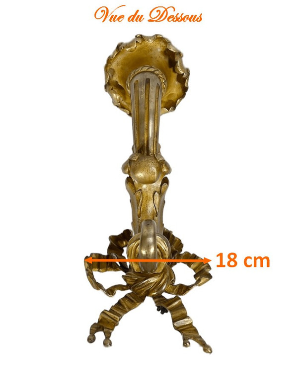 Important Flambeau en Bronze doré, Style Louis XVI, Époque Napoléon III – Milieu XIXe