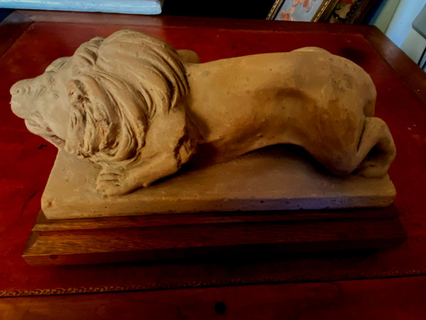 Leone e leonessa in argilla da studio, progetto di doccione di Geoffroy, seguace di Viollet-le-Duc, XIX secolo