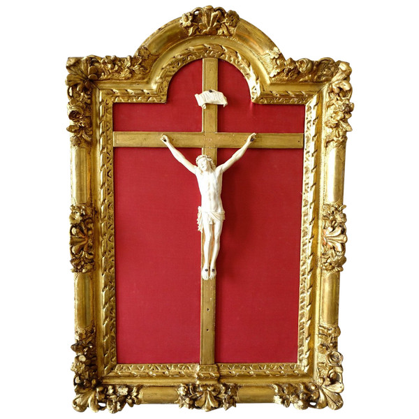 Large Christ In Ivory, Frame In Golden Wood, Louis XIV Regency Period - Early 18th Century