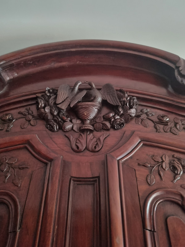 Seltener Hochzeitsschrank aus massivem Mahagoni, Haute-Normandie XVIII Jahrhundert.