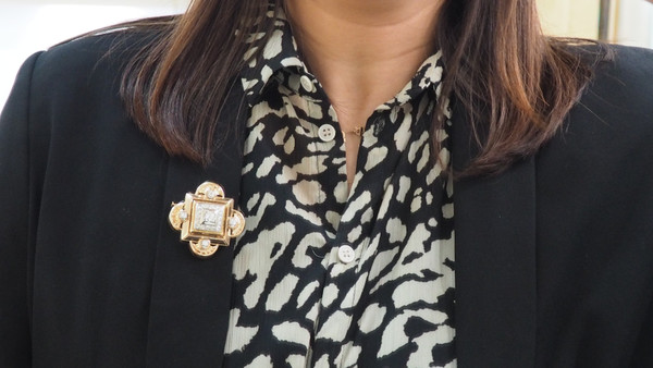 Broche pendentif en or jaune et diamants