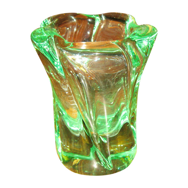 Vase en cristal de Daum vert forme torse signé époque 20ème