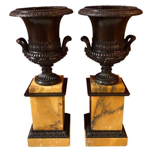 Paire de vases Médicis, époque Charles X