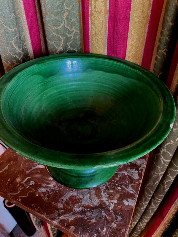 Generosa ciotola su piedistallo in terracotta Uzès smaltata verde grezzo della fine del XIX secolo