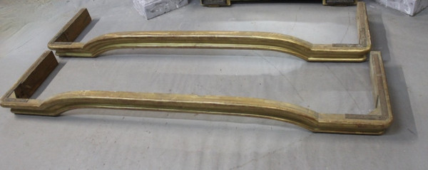 Coppia Di Mantovane In Legno Dorato, XIX Secolo