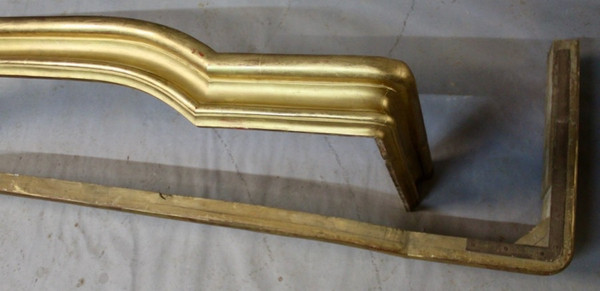 Coppia Di Mantovane In Legno Dorato, XIX Secolo