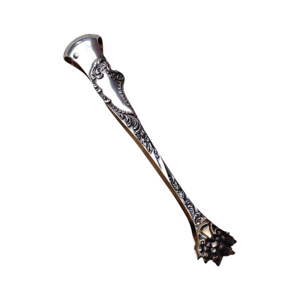 Lovely little sugar tongs in solid silver with neck brace hallmark