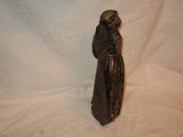 Sculpture en bois doré époque 17ème représentant un moine