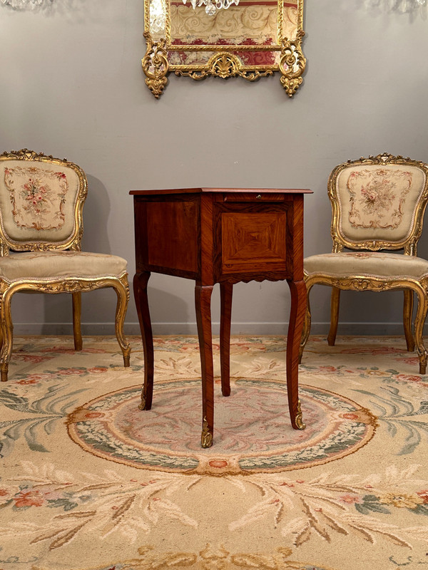 Petite Table Chiffonniere En Marqueterie d'Epoque Louis XV Vers 1730