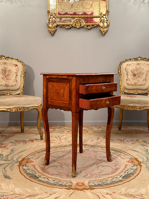 Petite Table Chiffonniere En Marqueterie d'Epoque Louis XV Vers 1730