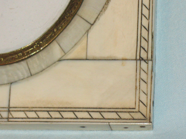 Piccola cornice per miniatura in intarsio del periodo Napoleone III del XIX secolo